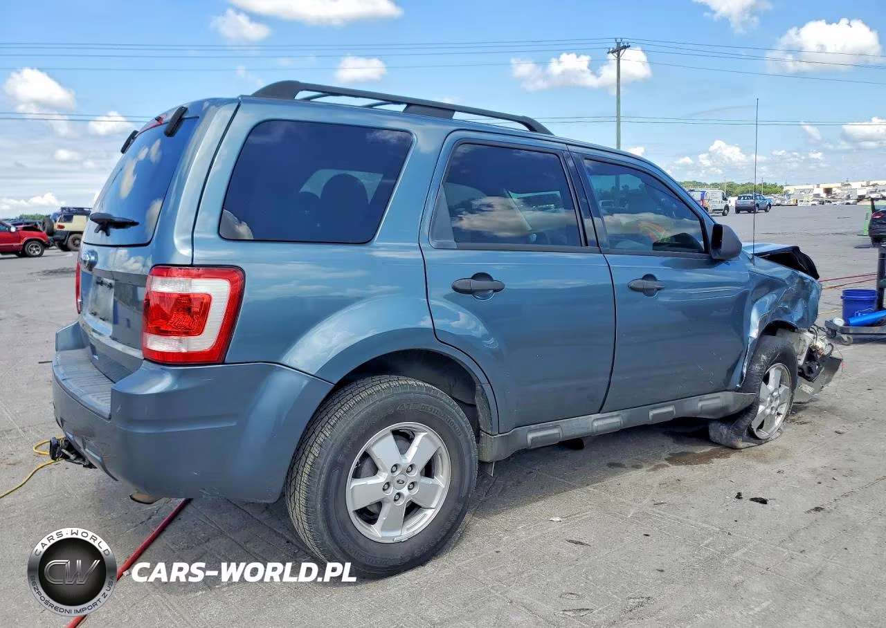 2010 Ford Escape Xlt VIN:1FMCU0D70AKD19585 - 3