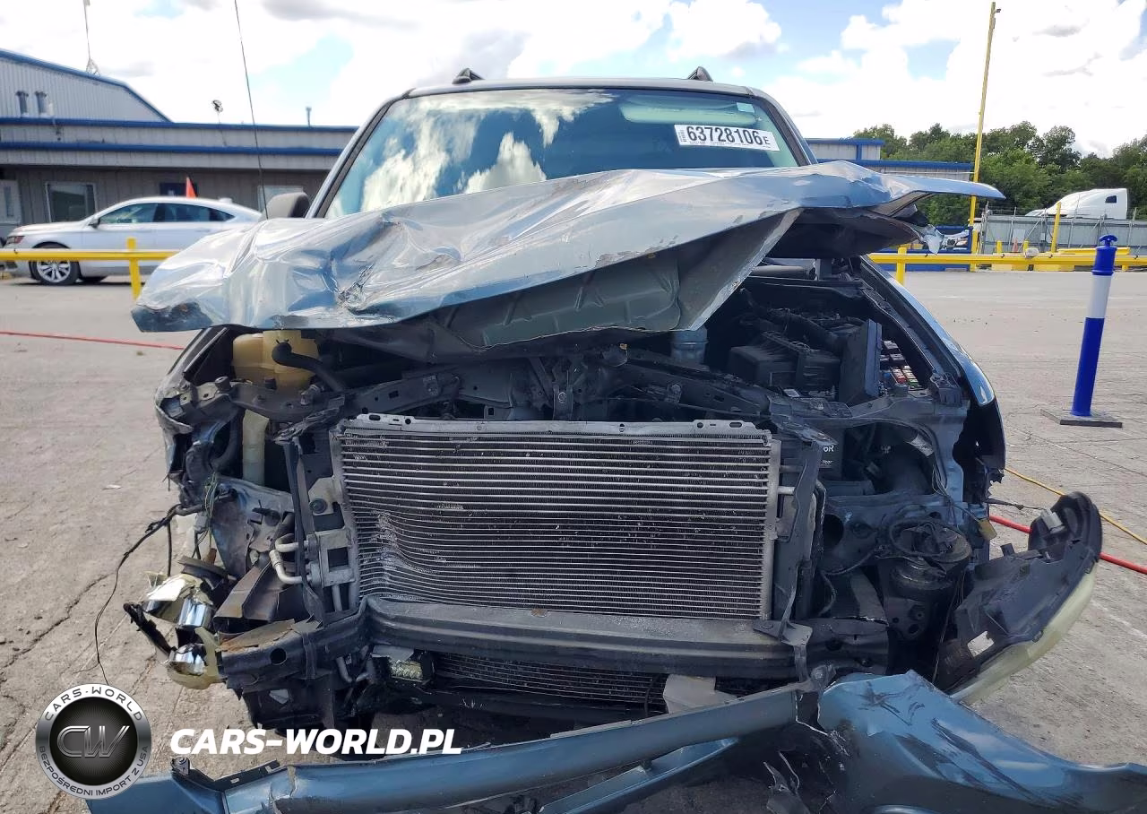 2010 Ford Escape Xlt VIN:1FMCU0D70AKD19585 - 5