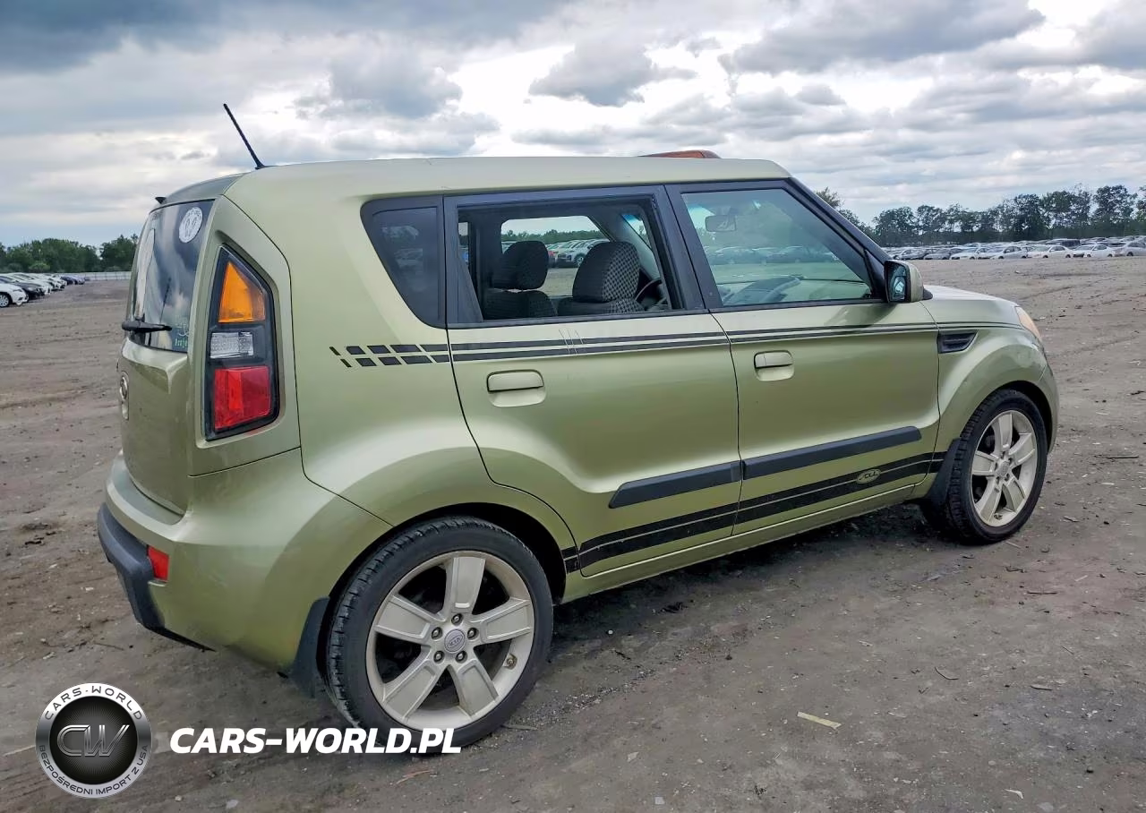 2010 Kia Soul + VIN:KNDJT2A28A7065761 - 3