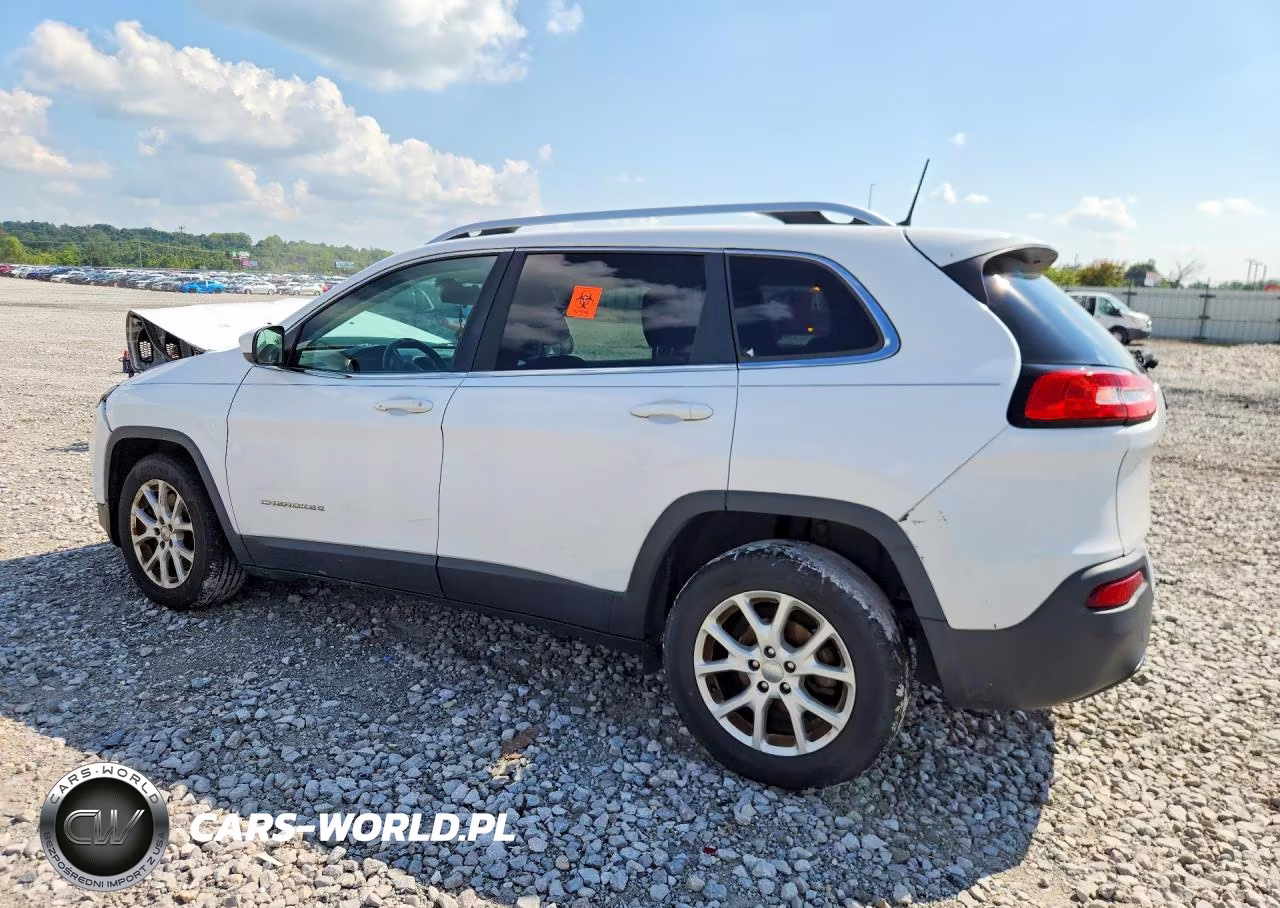 2017 Jeep Cherokee Latitude VIN:1C4PJLCB7HD232982 - 2