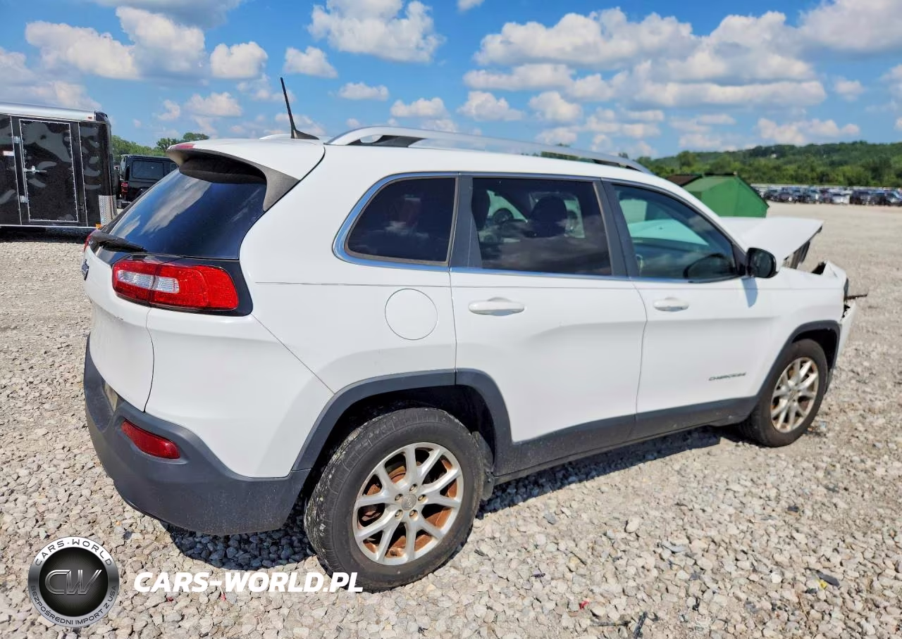 2017 Jeep Cherokee Latitude VIN:1C4PJLCB7HD232982 - 3