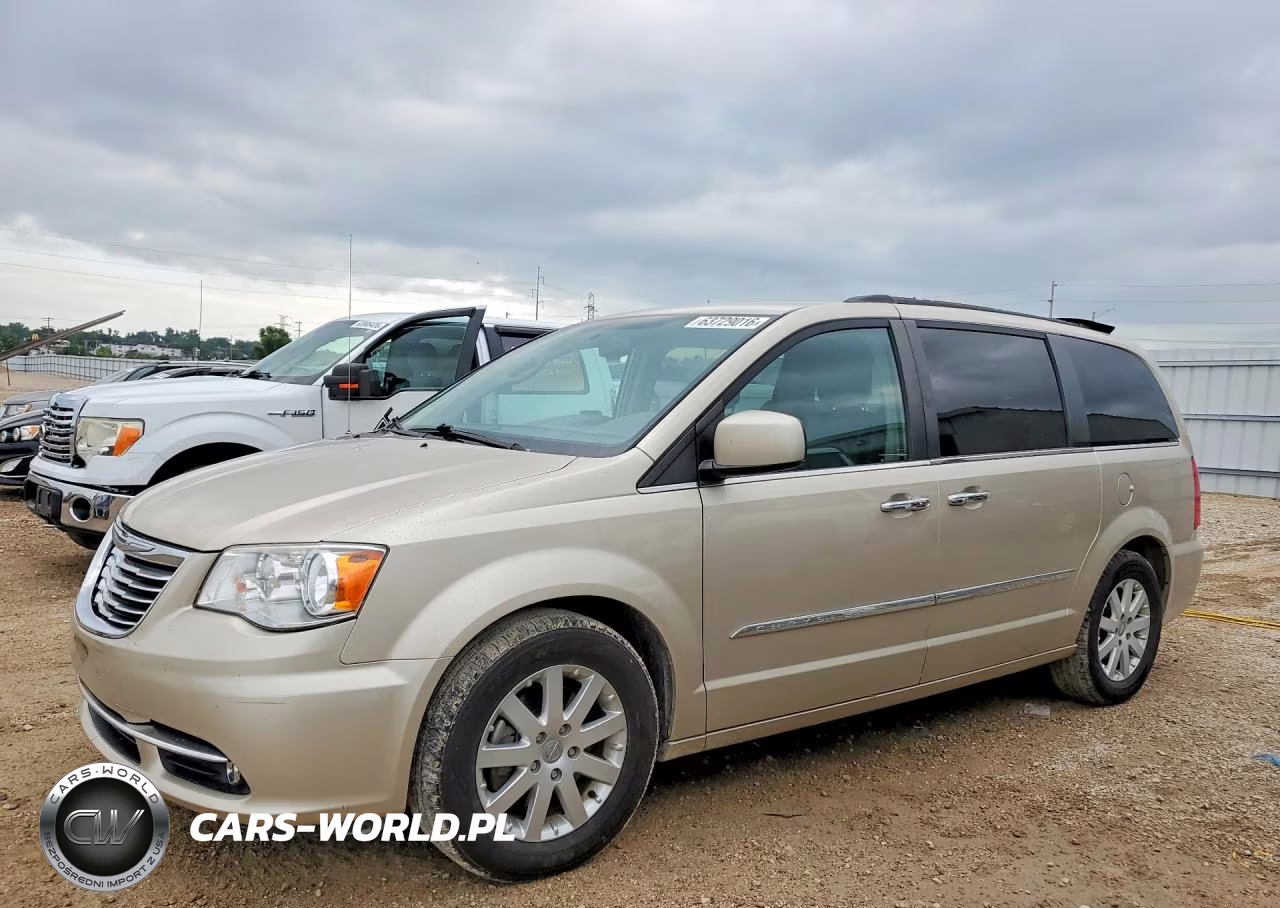 2016 Chrysler Town & Country Touring – zdjęcie 1 z 13