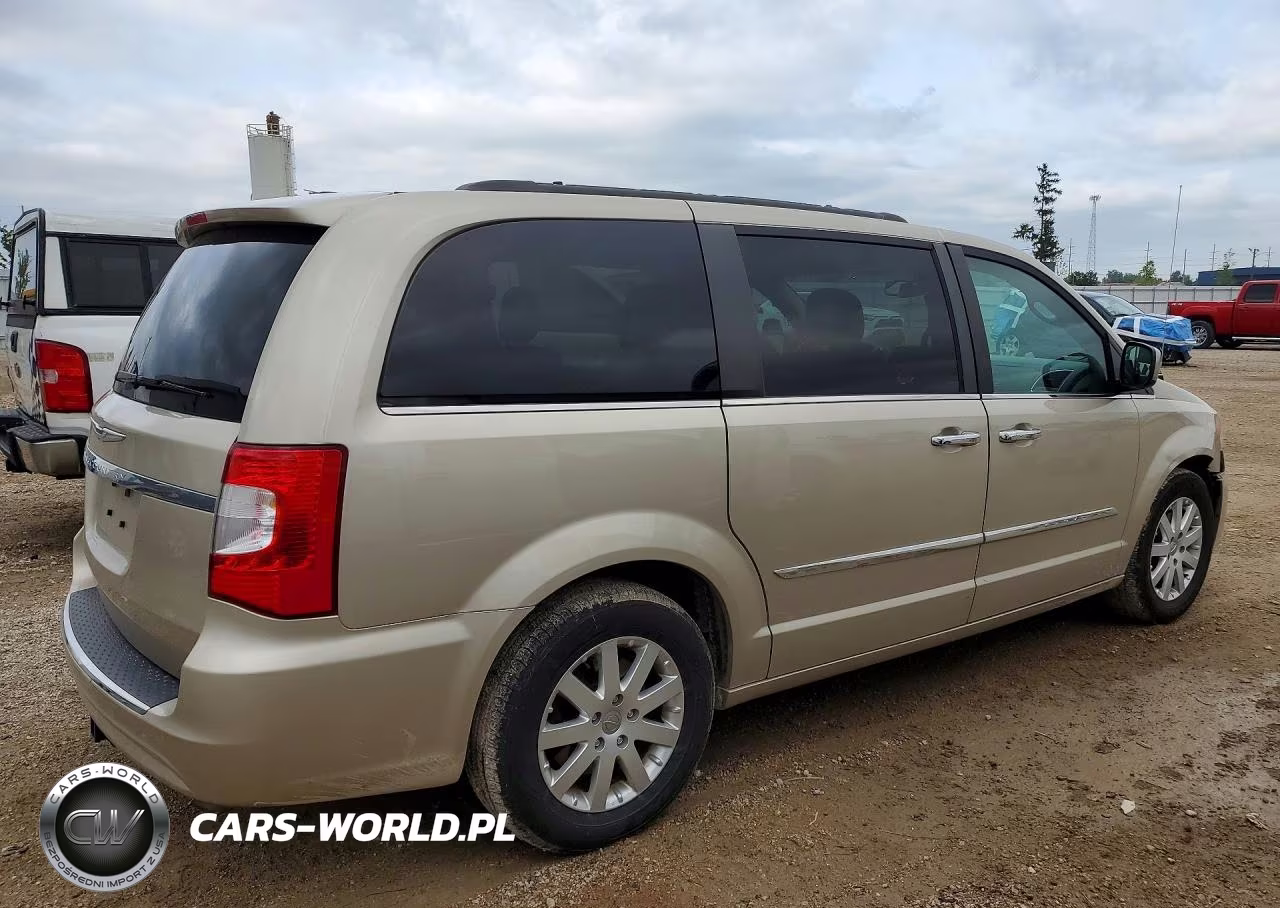 2016 Chrysler Town & Country Touring VIN:2C4RC1BG1GR159446 - 3