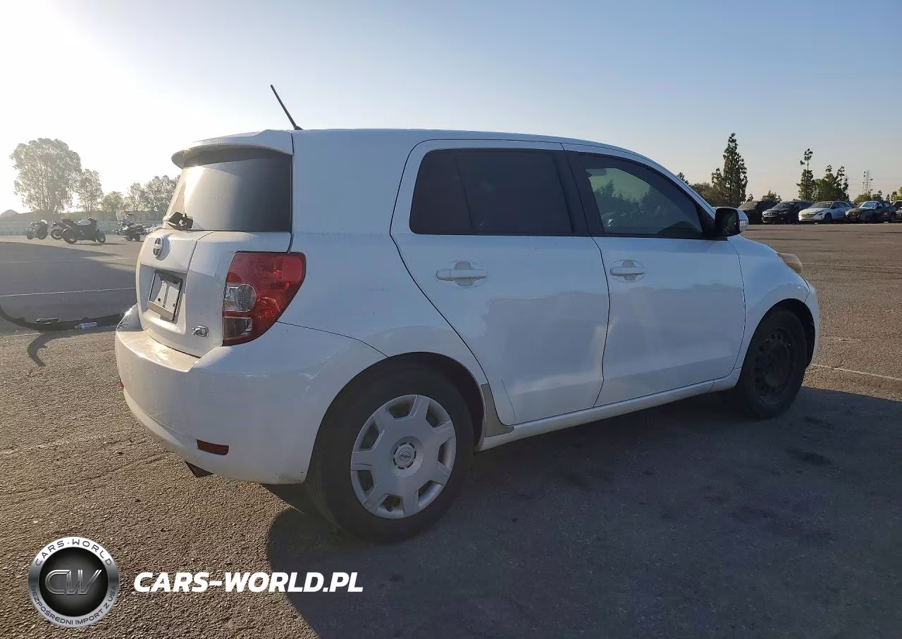2013 Scion Xd Base VIN:JTKKUPB41D1030915 - 3