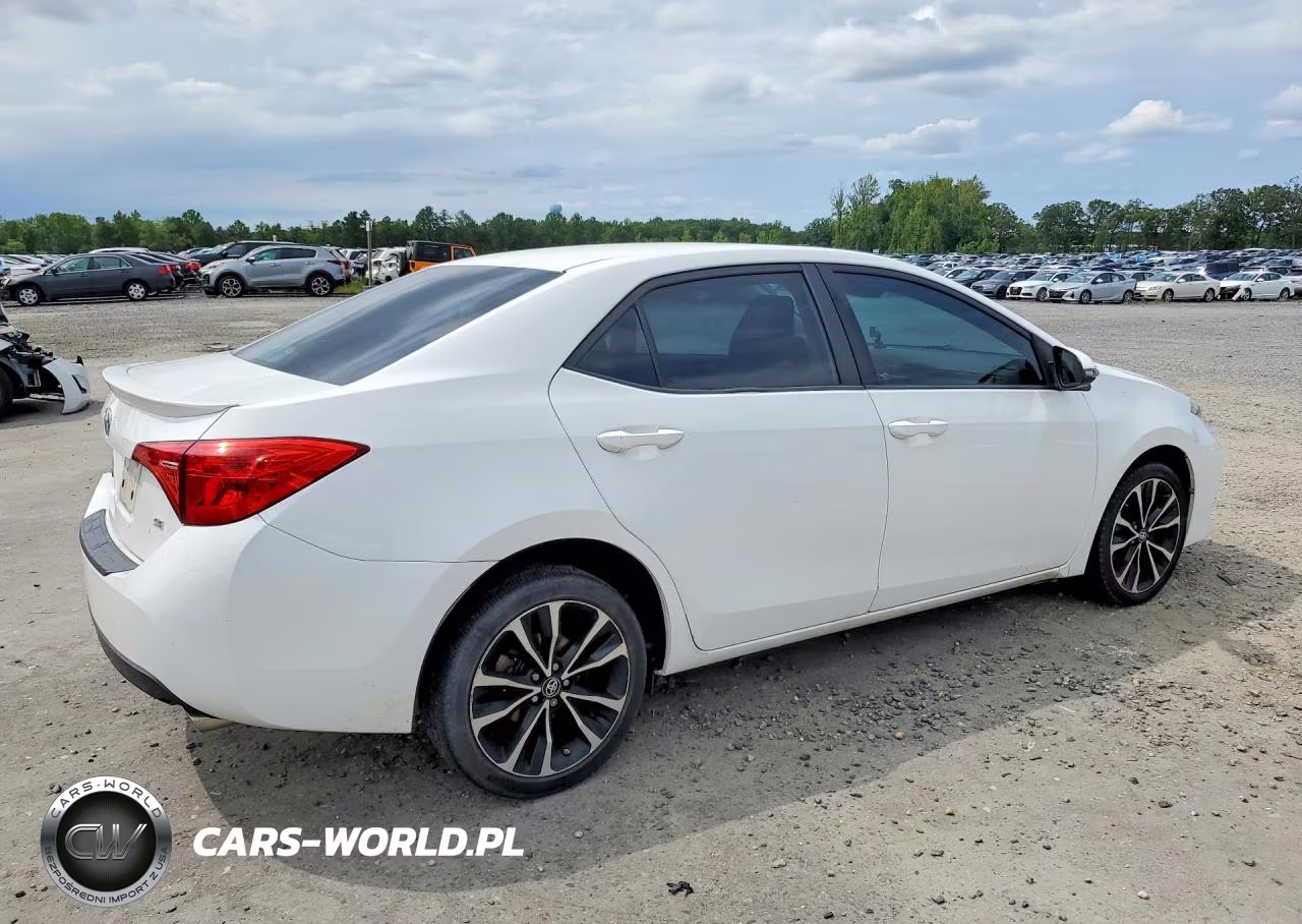 2017 Toyota Corolla Se VIN:2T1BURHE8HC832107 - 3