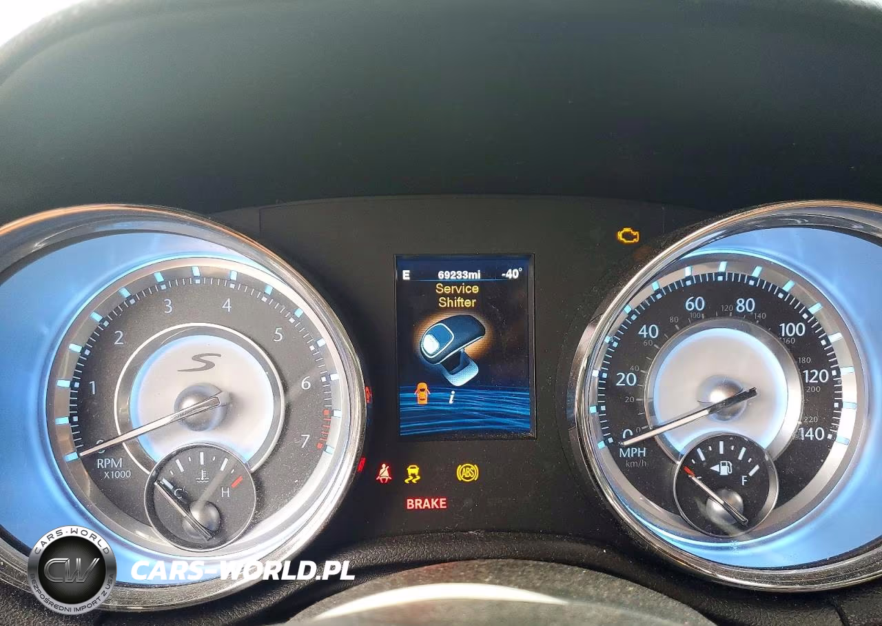 2012 Chrysler 300 S VIN:2C3CCABG1CH289575 - 9