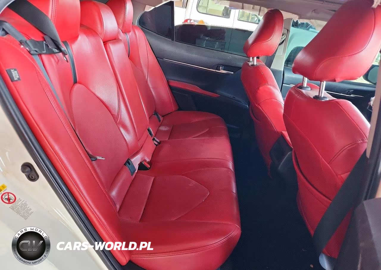2018 Toyota Camry Se VIN:4T1B11HK9JU612883 - 10