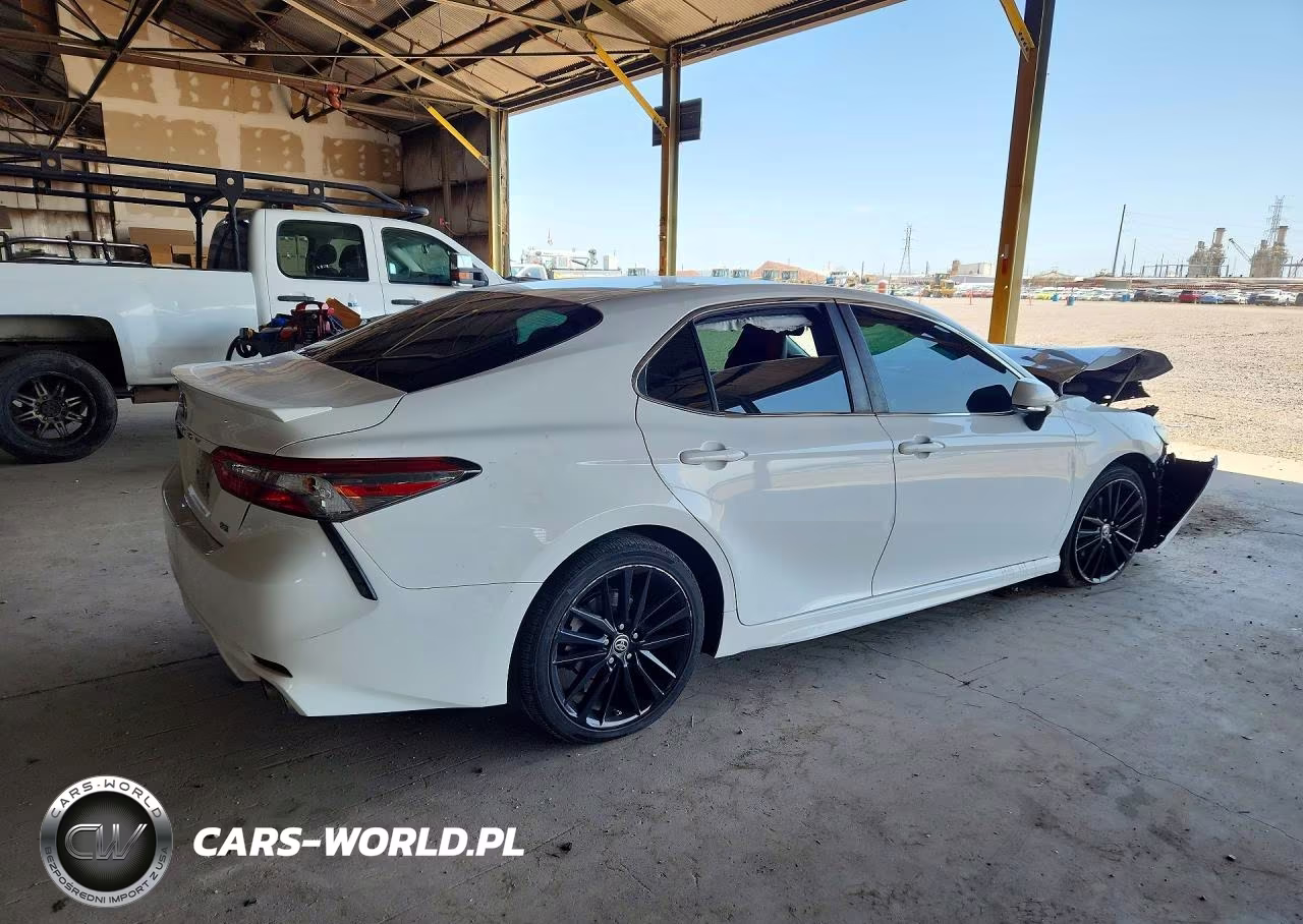 2018 Toyota Camry Se VIN:4T1B11HK9JU612883 - 3