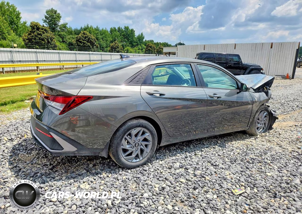 2024 Hyundai Elantra Sel VIN:KMHLM4DG0RU759040 - 3