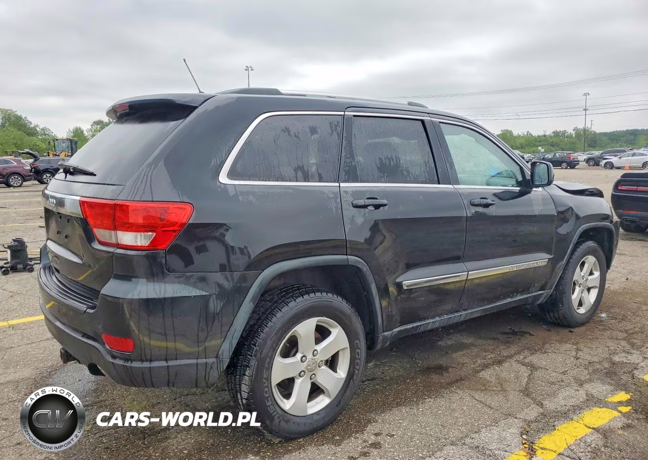 2012 Jeep Grand Cherokee Laredo VIN:1C4RJFAGXCC226939 - 3