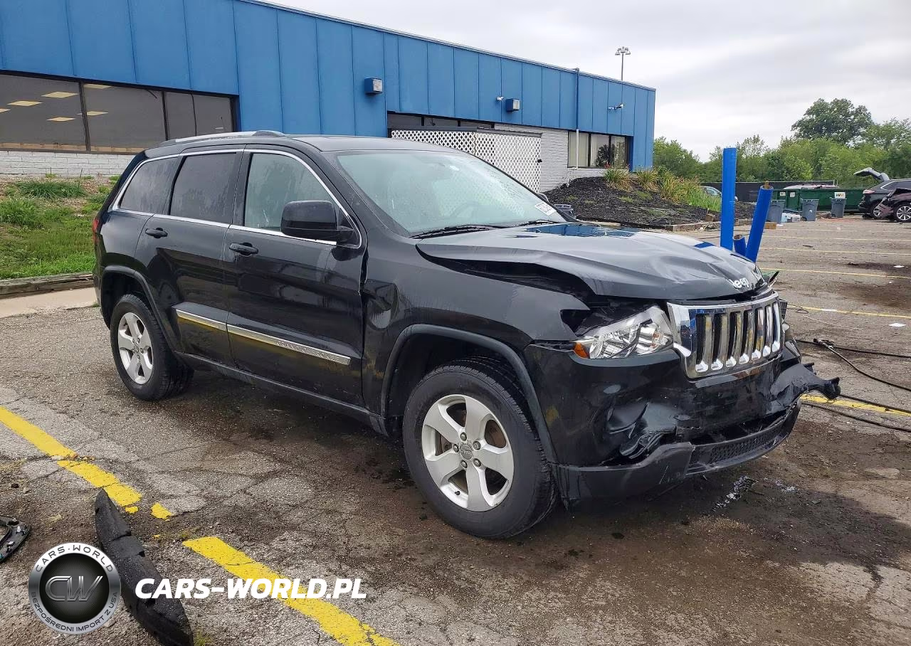 2012 Jeep Grand Cherokee Laredo VIN:1C4RJFAGXCC226939 - 4