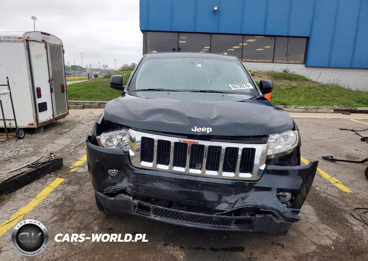 2012 Jeep Grand Cherokee Laredo VIN:1C4RJFAGXCC226939 - 5
