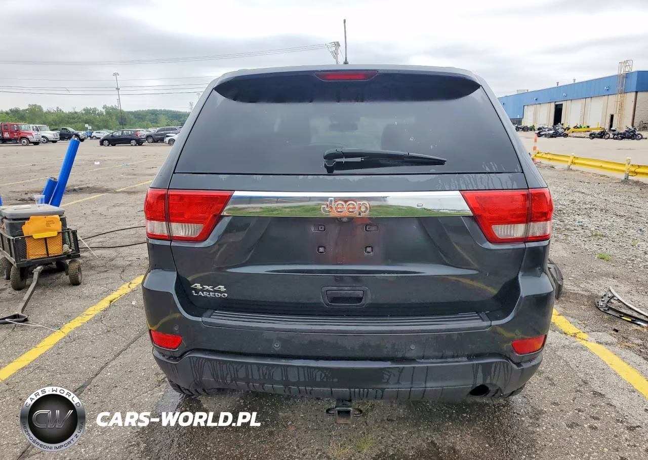 2012 Jeep Grand Cherokee Laredo VIN:1C4RJFAGXCC226939 - 6
