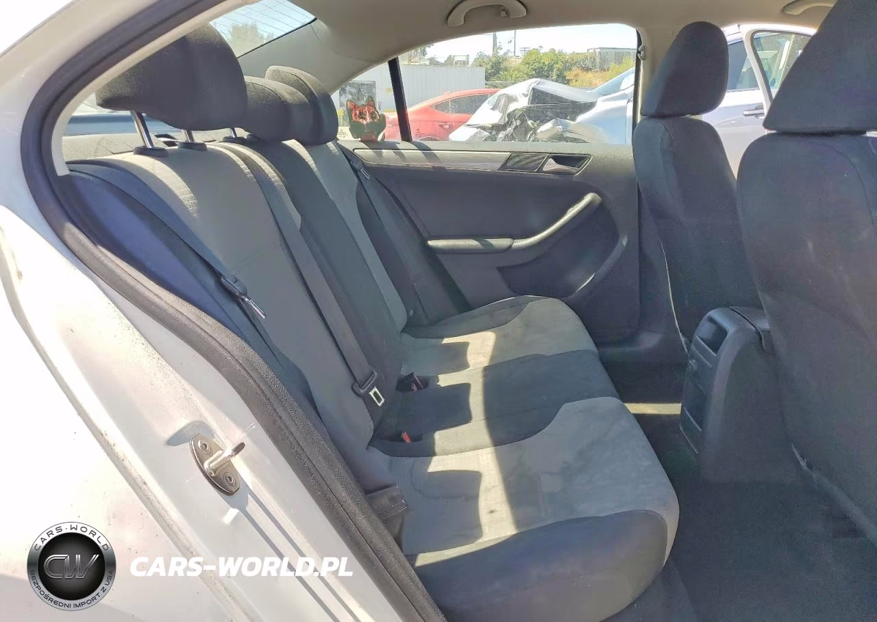 2018 Volkswagen Jetta S VIN:3VW2B7AJ8JM237950 - 10