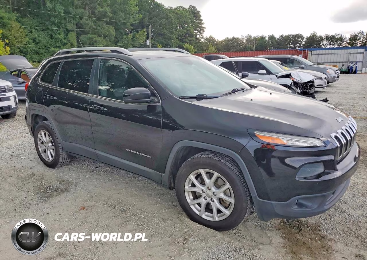 2018 Jeep Cherokee Latitude VIN:1C4PJLCB1JD531180 - 4