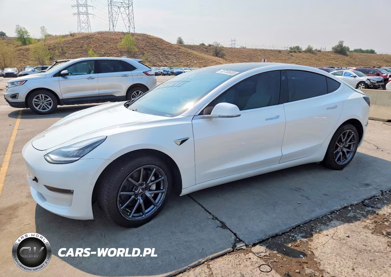 2020 Tesla Model 3 – zdjęcie 1 z 12