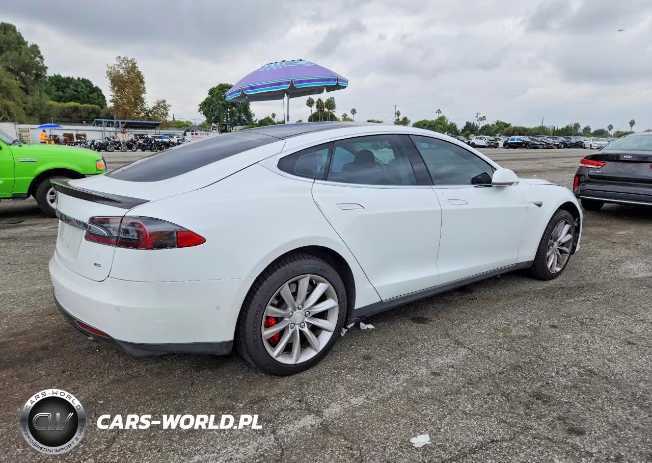 2014 Tesla Model S VIN:5YJSA1H15EFP65027 - 3