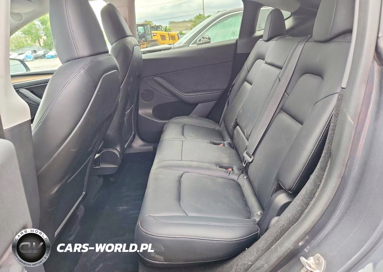 2023 Tesla Model Y VIN:7SAYGDEE8PA036377 - 10