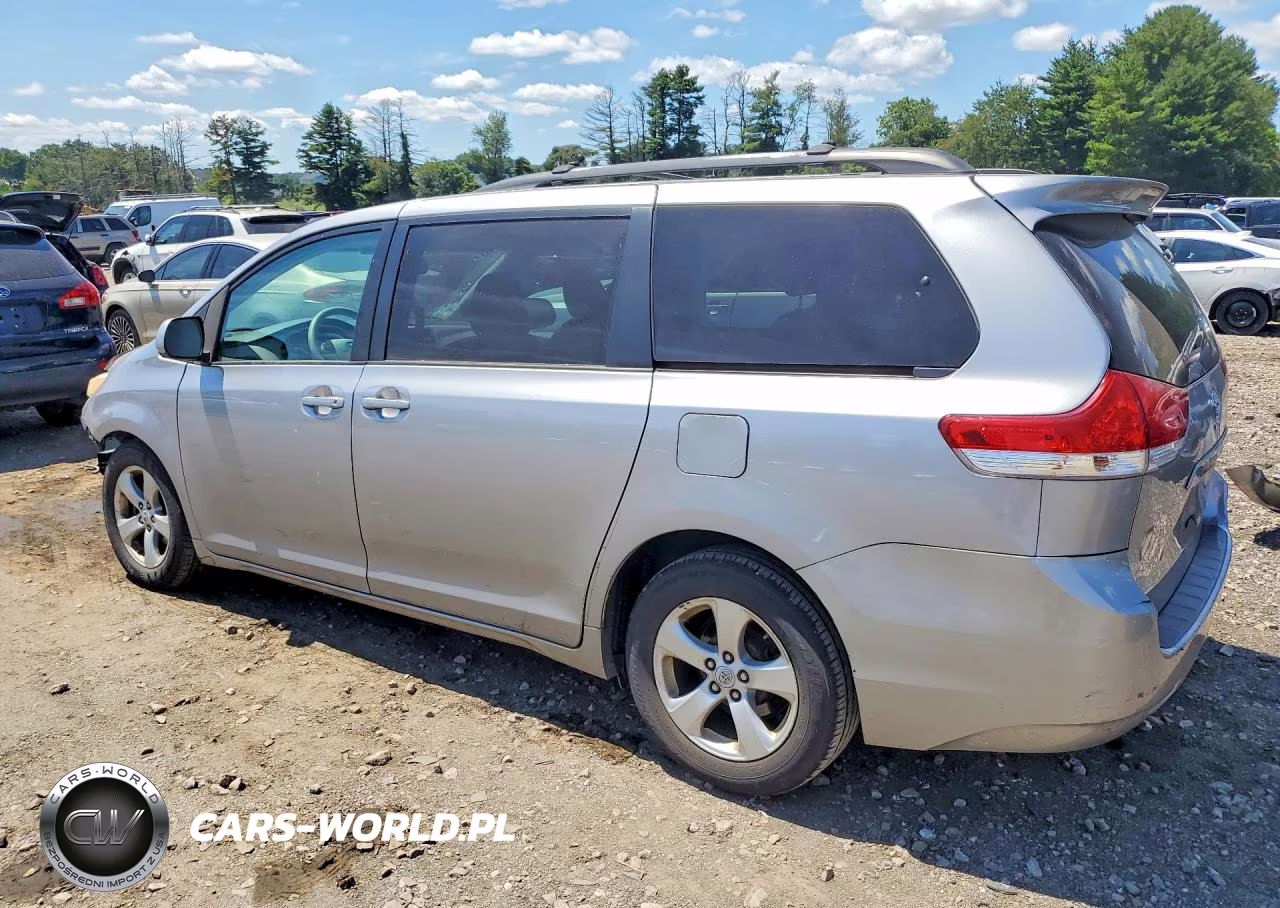 2011 Toyota Sienna Le VIN:5TDKK3DC7BS002790 - 2