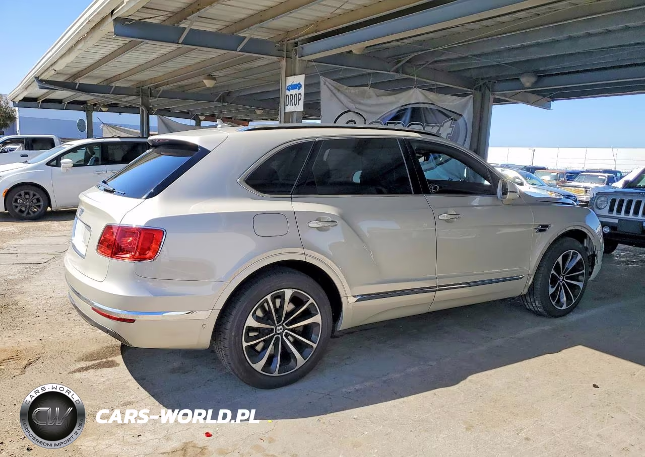2018 Bentley Bentayga VIN:SJAAC4ZV4JC018083 - 3