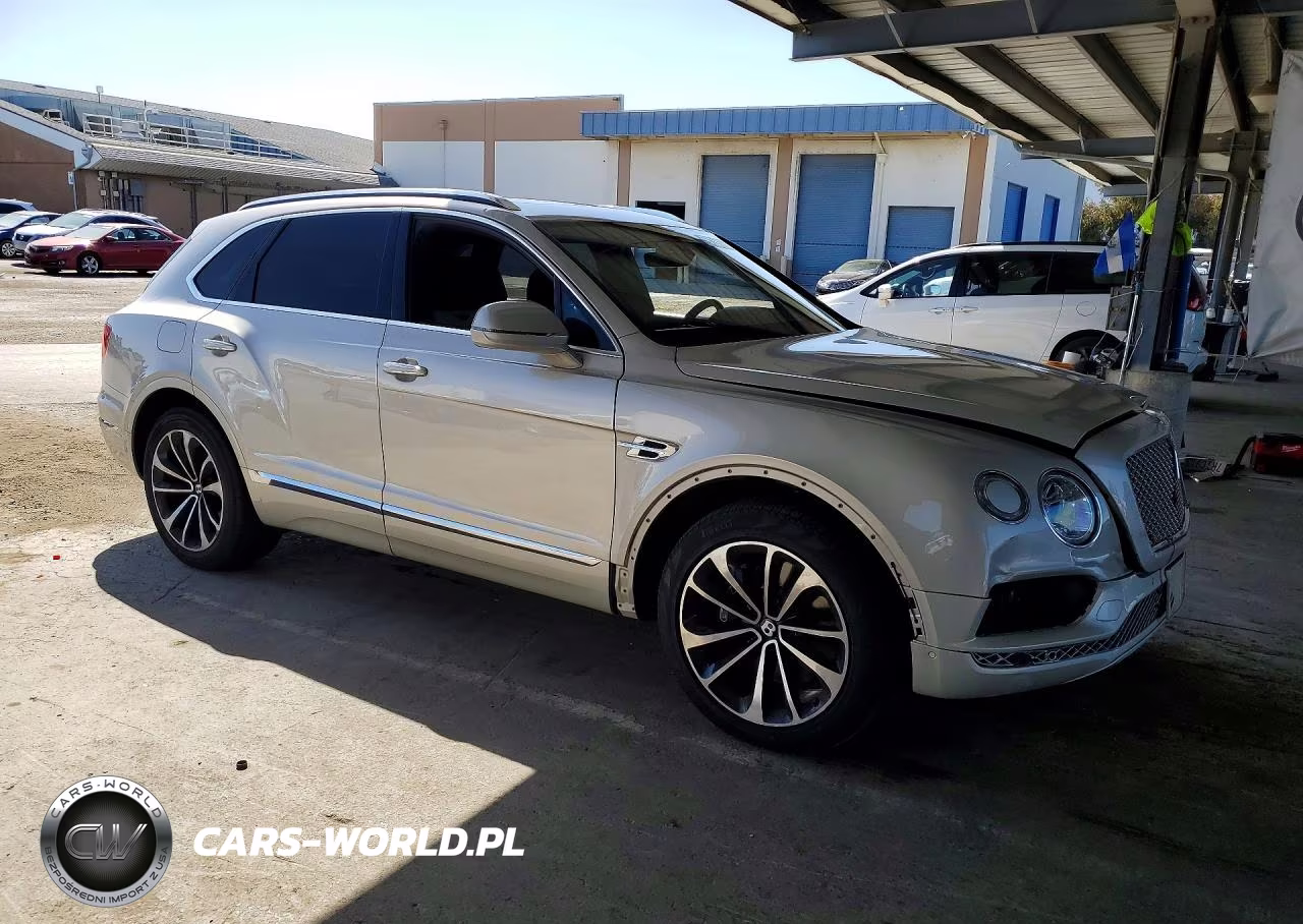 2018 Bentley Bentayga VIN:SJAAC4ZV4JC018083 - 4