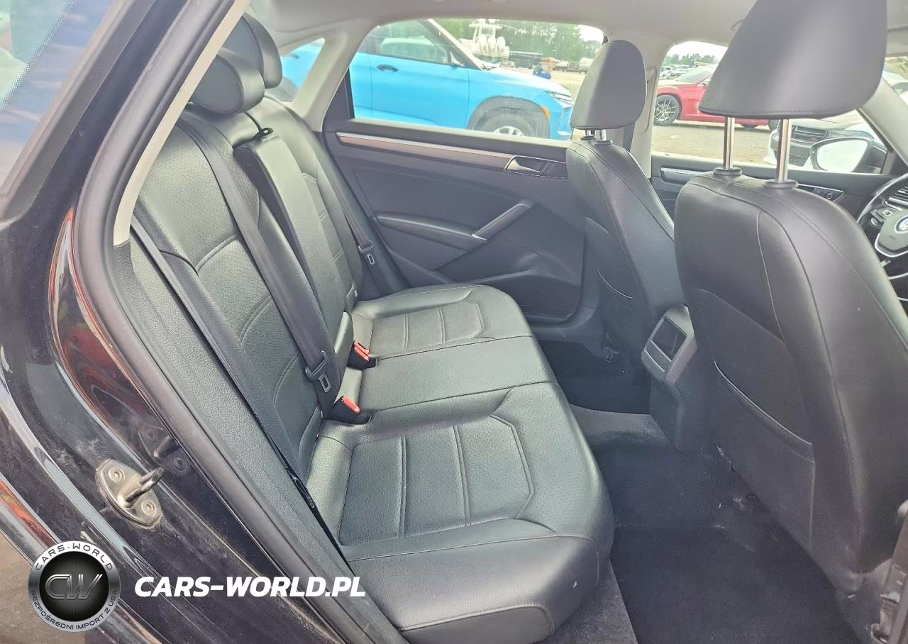 2017 Volkswagen Passat R-Line VIN:1VWDT7A38HC031725 - 10