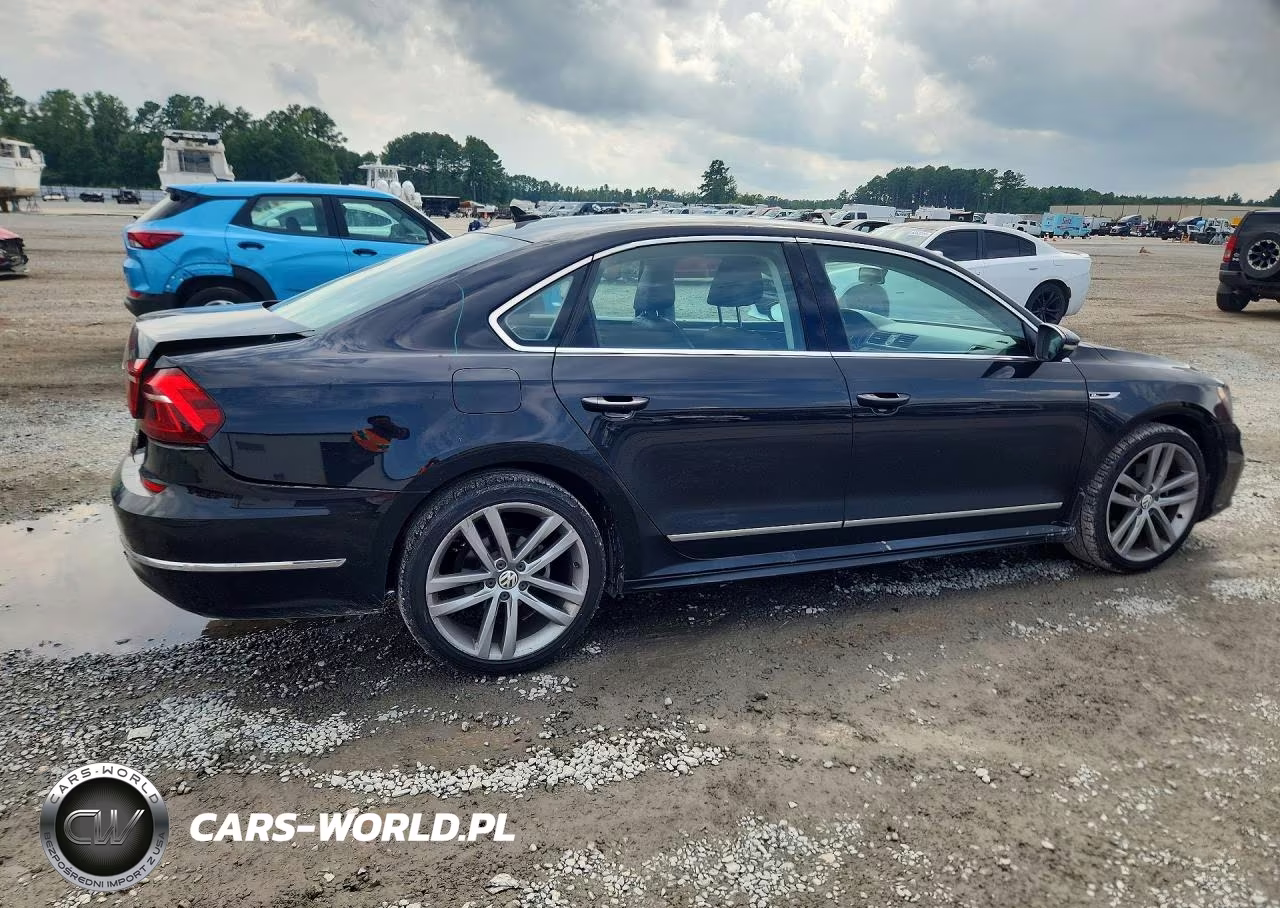 2017 Volkswagen Passat R-Line VIN:1VWDT7A38HC031725 - 3