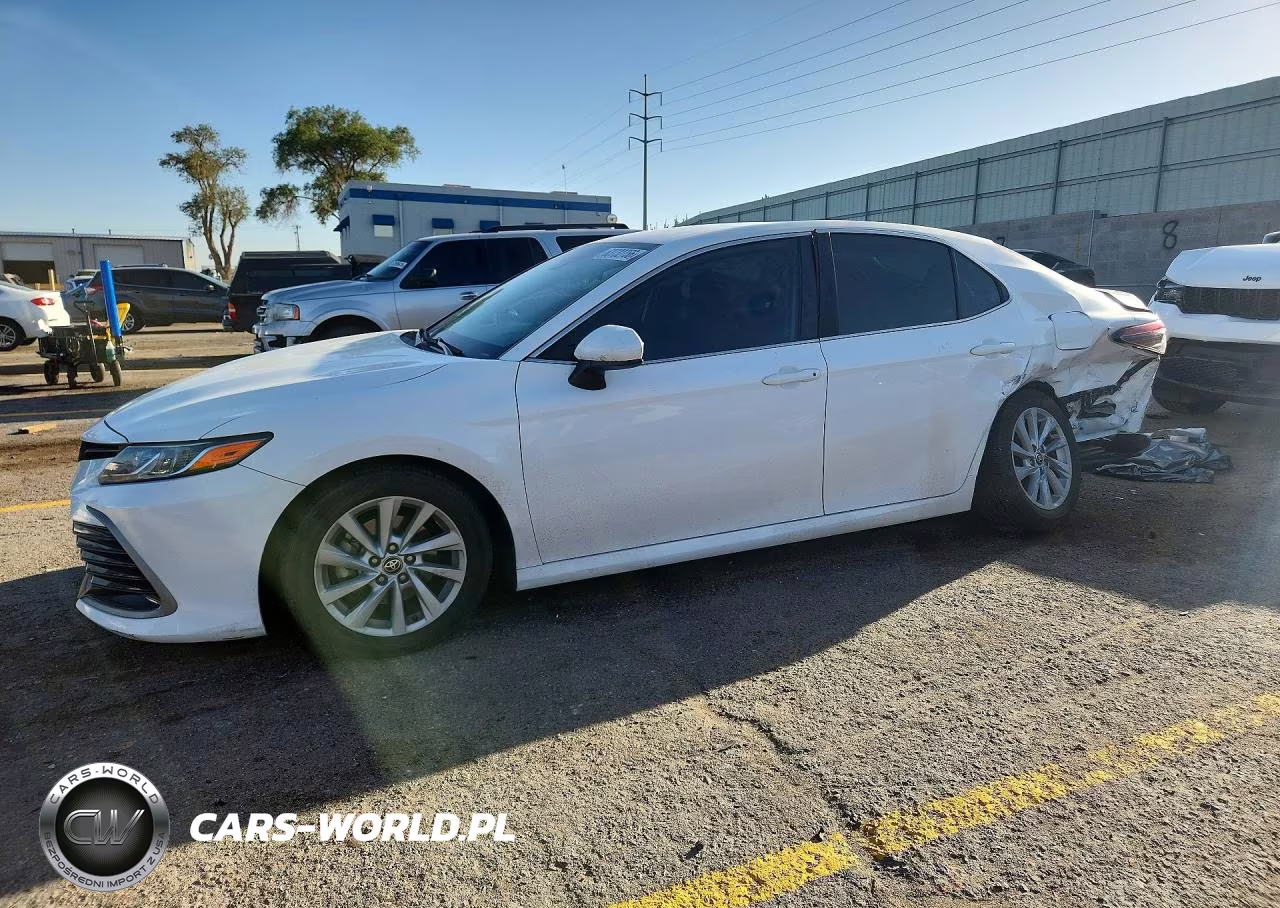 2021 Toyota Camry Le