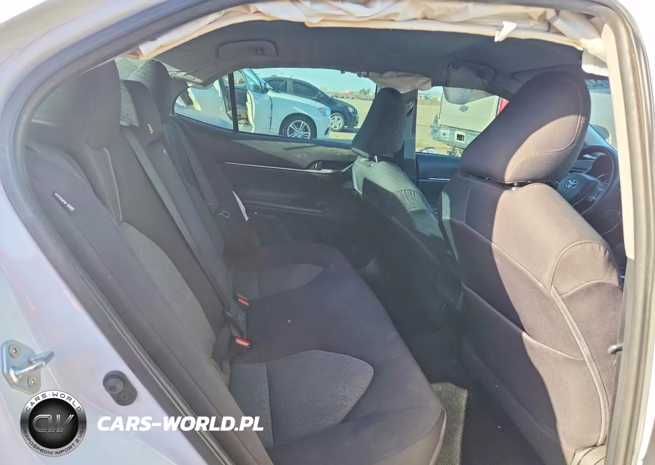 2021 Toyota Camry Le VIN:4T1C11AK9MU605161 - 10