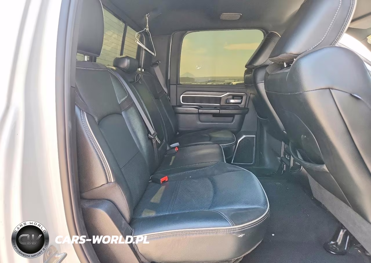 2024 Ram 2500 Laramie VIN:3C6UR5FL2RG145577 - 10