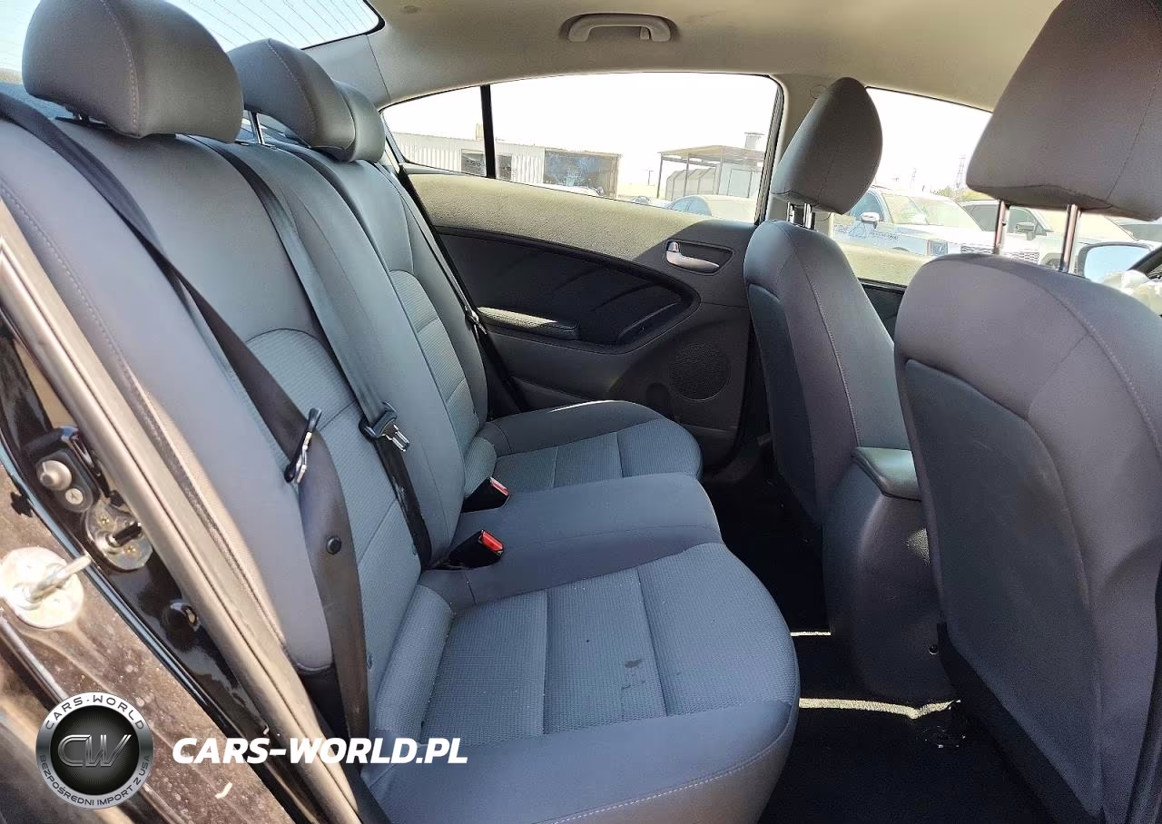 2018 Kia Forte Lx VIN:3KPFK4A72JE242305 - 10