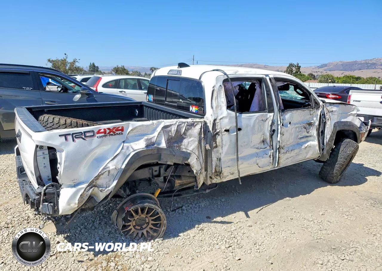 2022 Toyota Tacoma Trd Off-Road VIN:3TMCZ5AN5NM476369 - 3