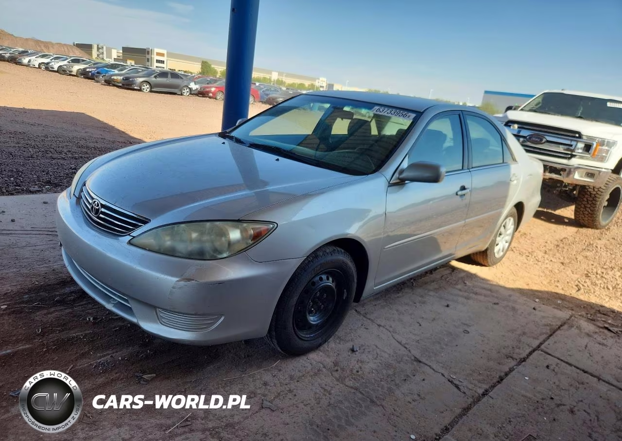 2005 Toyota Camry Le – zdjęcie 1 z 12