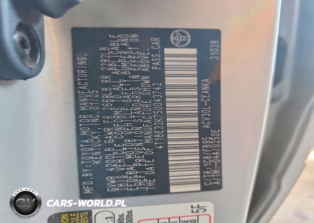 2005 Toyota Camry Le VIN:4T1BE32K75U043742 - 12