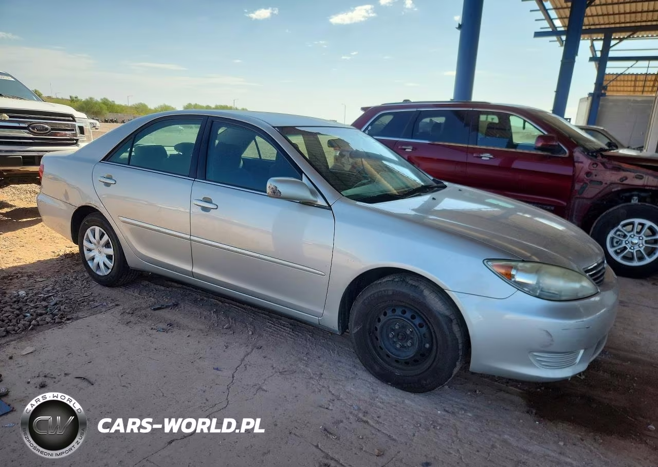 2005 Toyota Camry Le VIN:4T1BE32K75U043742 - 4