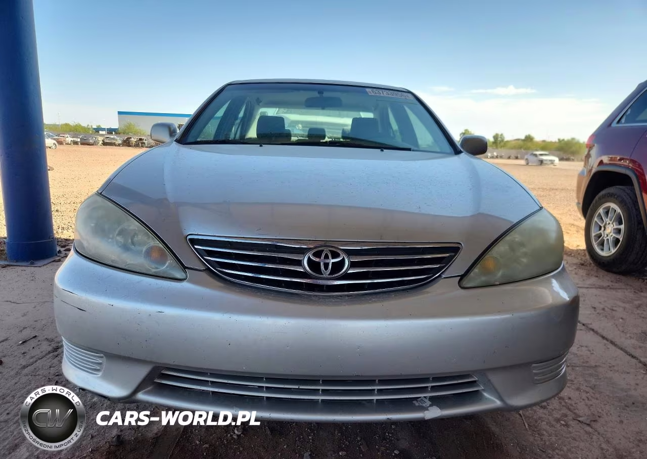 2005 Toyota Camry Le VIN:4T1BE32K75U043742 - 5