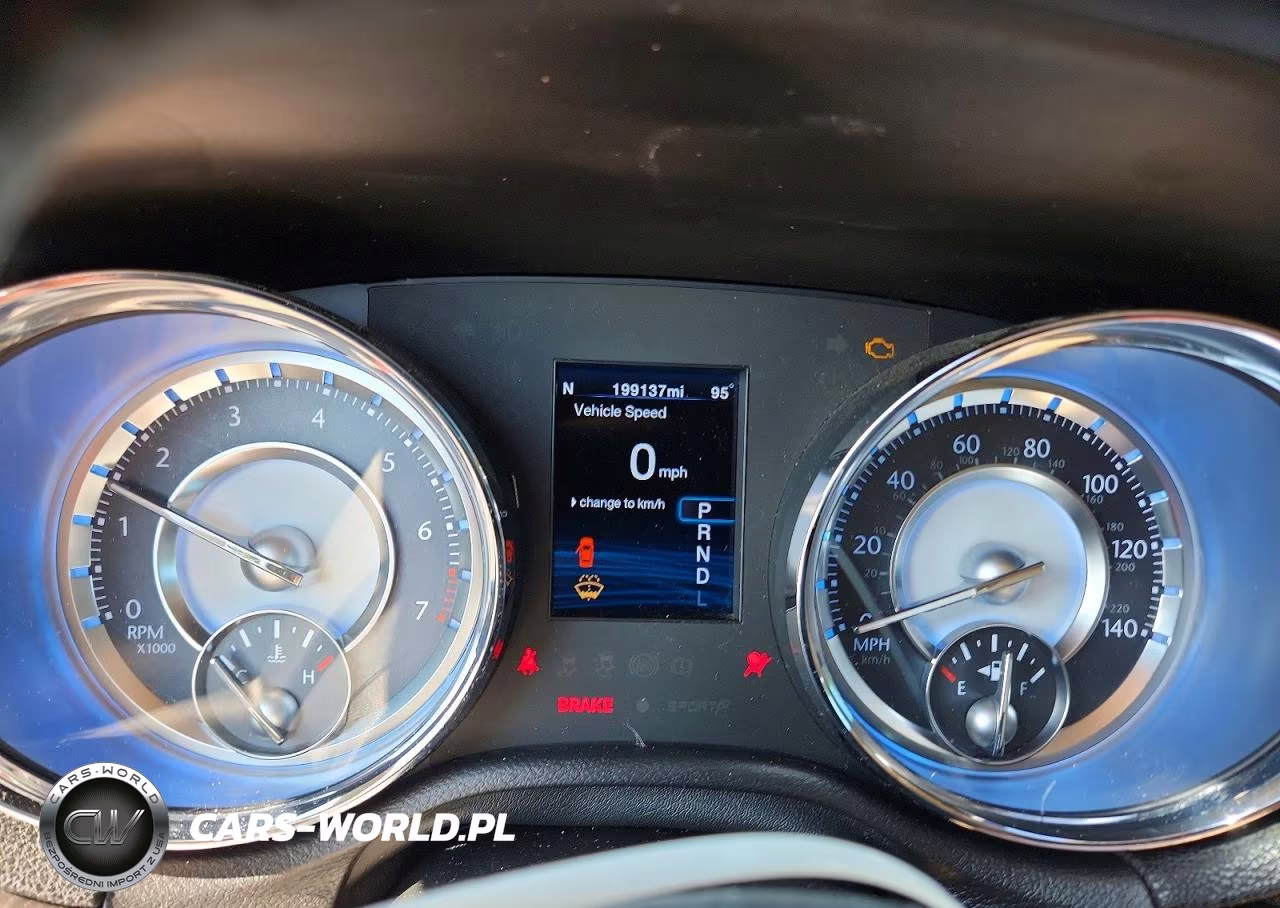 2012 Chrysler 300 VIN:2C3CCAAG4CH195319 - 9