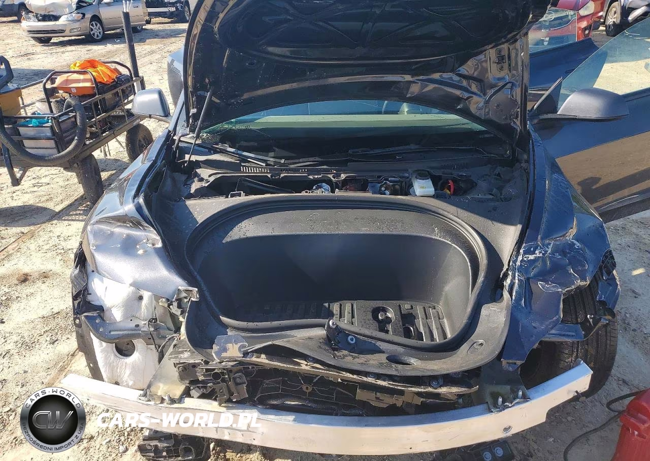2025 Tesla Model 3 VIN:5YJ3E1EA7SF050064 - 11