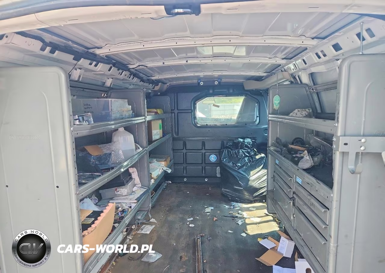 2020 Chevrolet Express G2500 VIN:1GCWGAFP2L1276386 - 10
