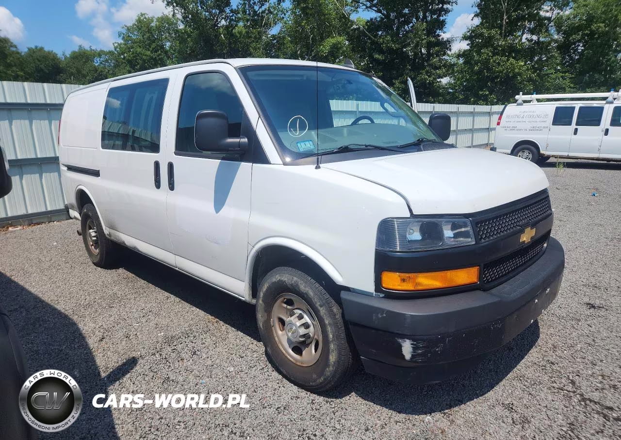 2020 Chevrolet Express G2500 VIN:1GCWGAFP2L1276386 - 4