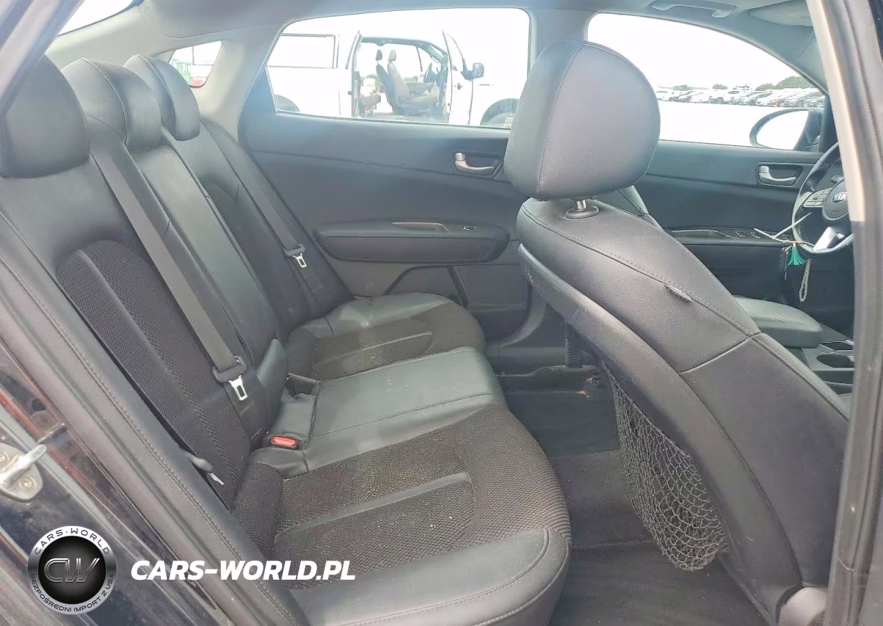 2019 Kia Optima S VIN:5XXGT4L36KG293116 - 10