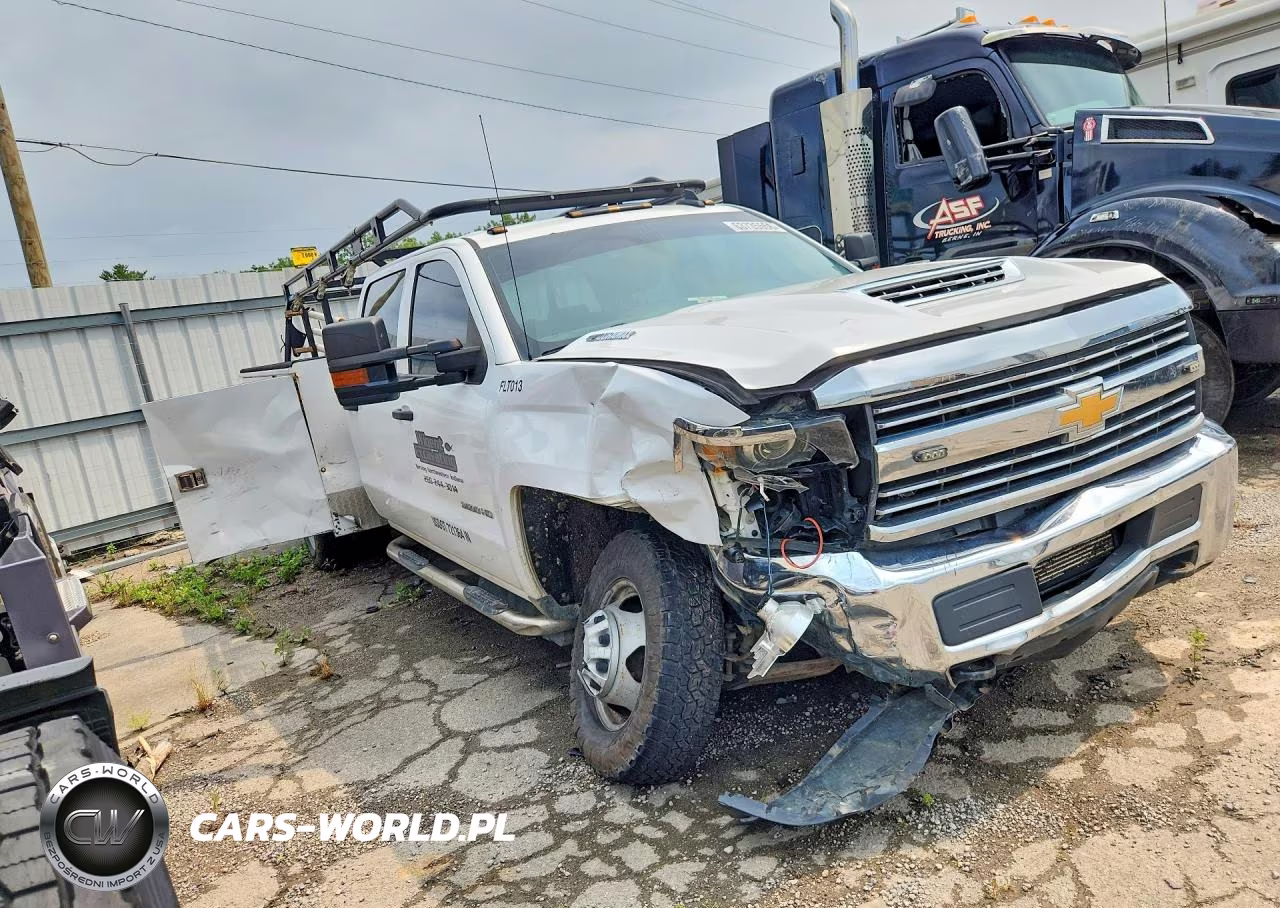 2017 Chevrolet Silverado K3500 VIN:1GB4KYCY2HF206560 - 4