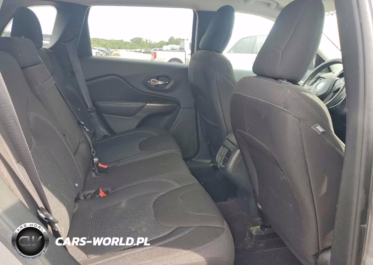 2019 Jeep Cherokee Latitude VIN:1C4PJMCX7KD155961 - 11