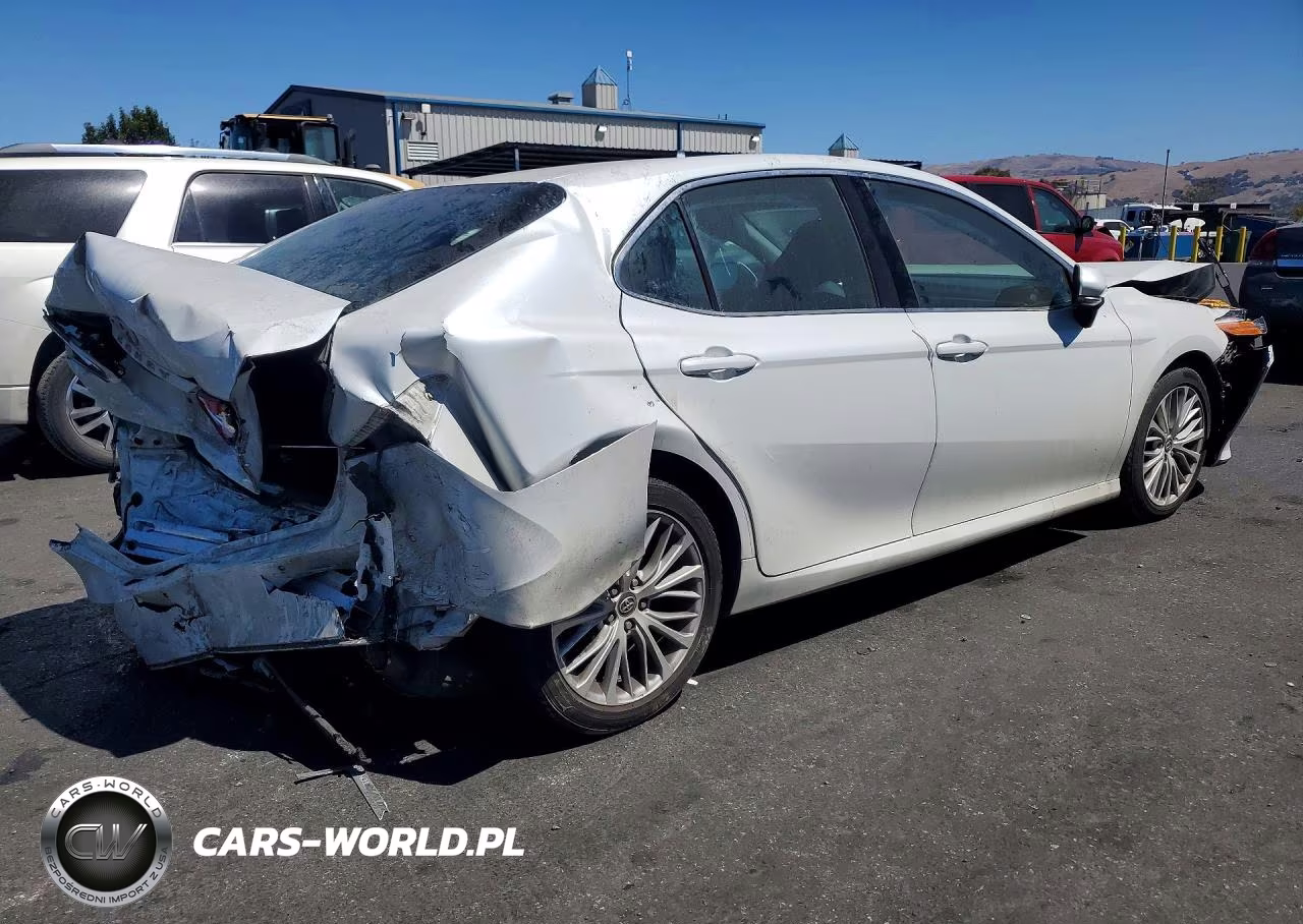 2018 Toyota Camry Xle VIN:4T1B11HK5JU028495 - 3