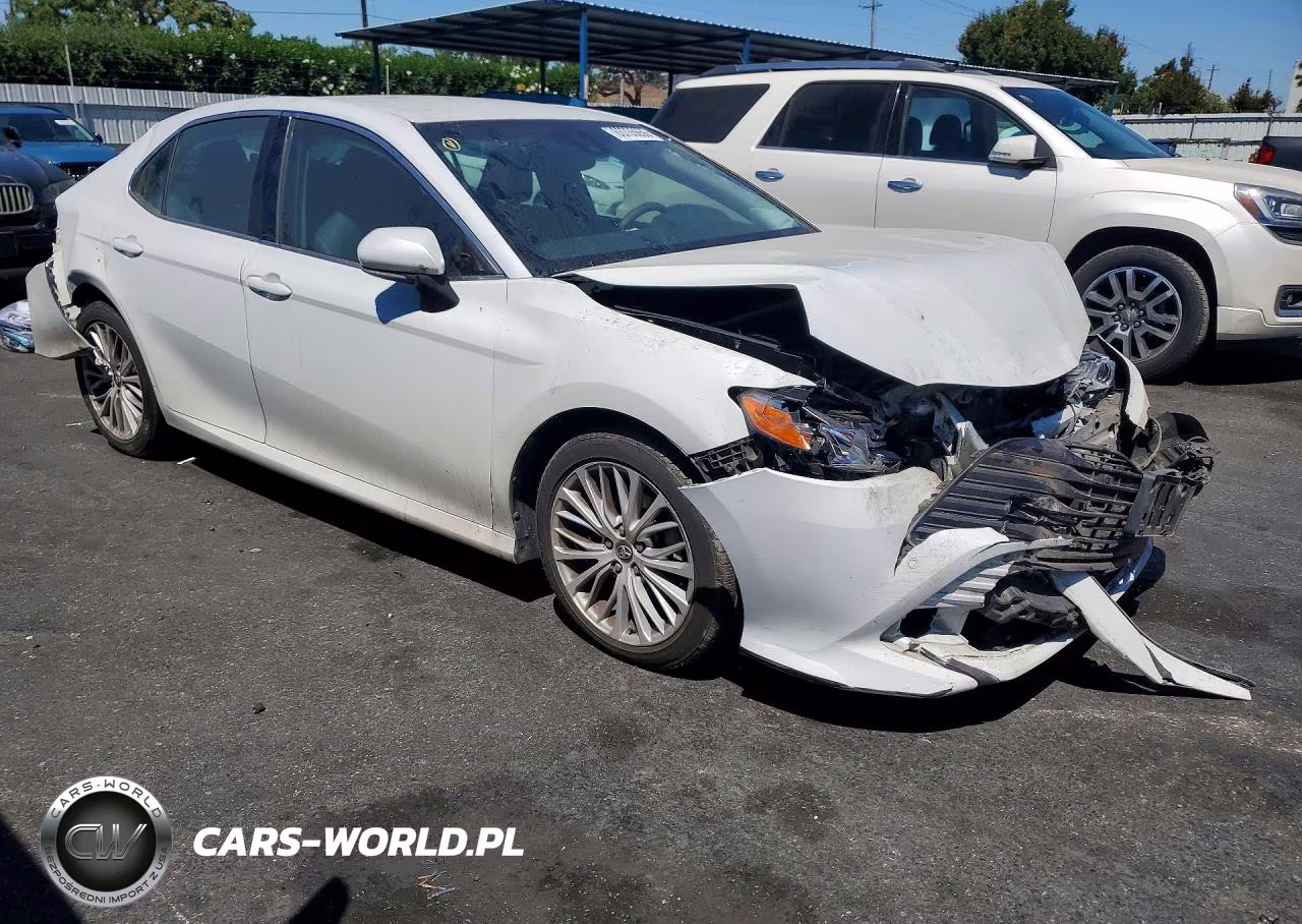 2018 Toyota Camry Xle VIN:4T1B11HK5JU028495 - 4