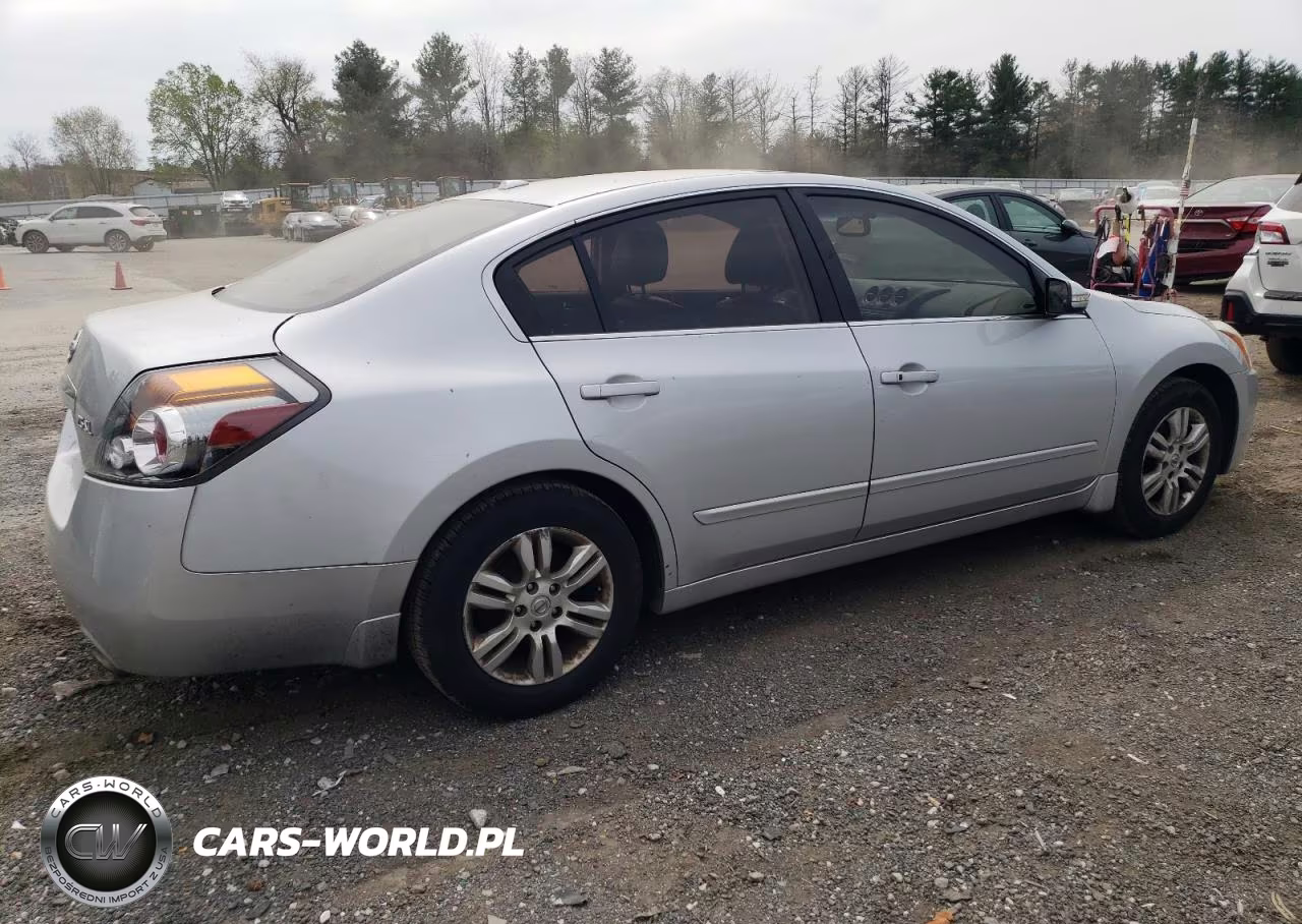 2011 Nissan Altima Base VIN:1N4AL2AP4BN462687 - 3