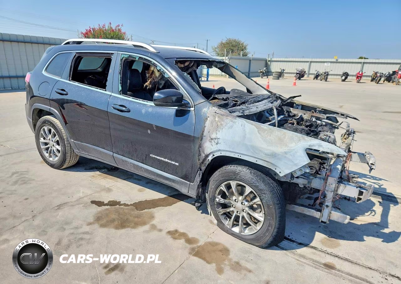 2019 Jeep Cherokee Latitude Plus VIN:1C4PJMLN5KD280441 - 4