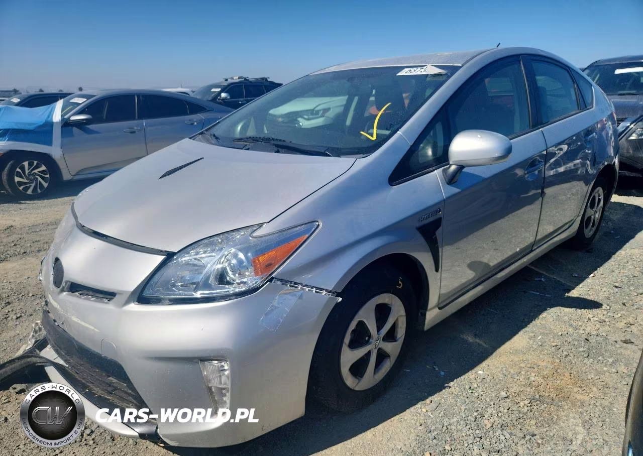 2015 Toyota Prius Three – zdjęcie 1 z 12