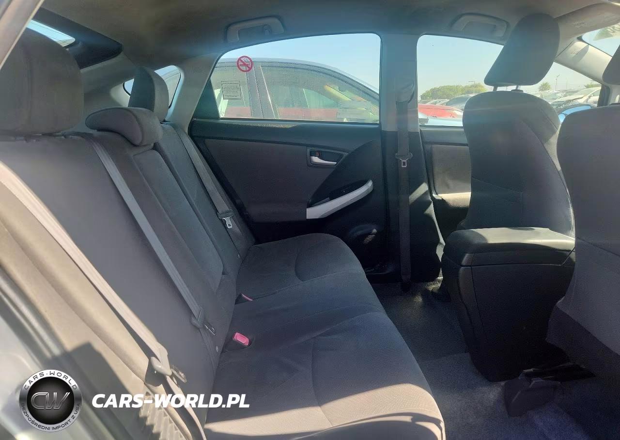 2015 Toyota Prius Three VIN:JTDKN3DU2F0476364 - 10