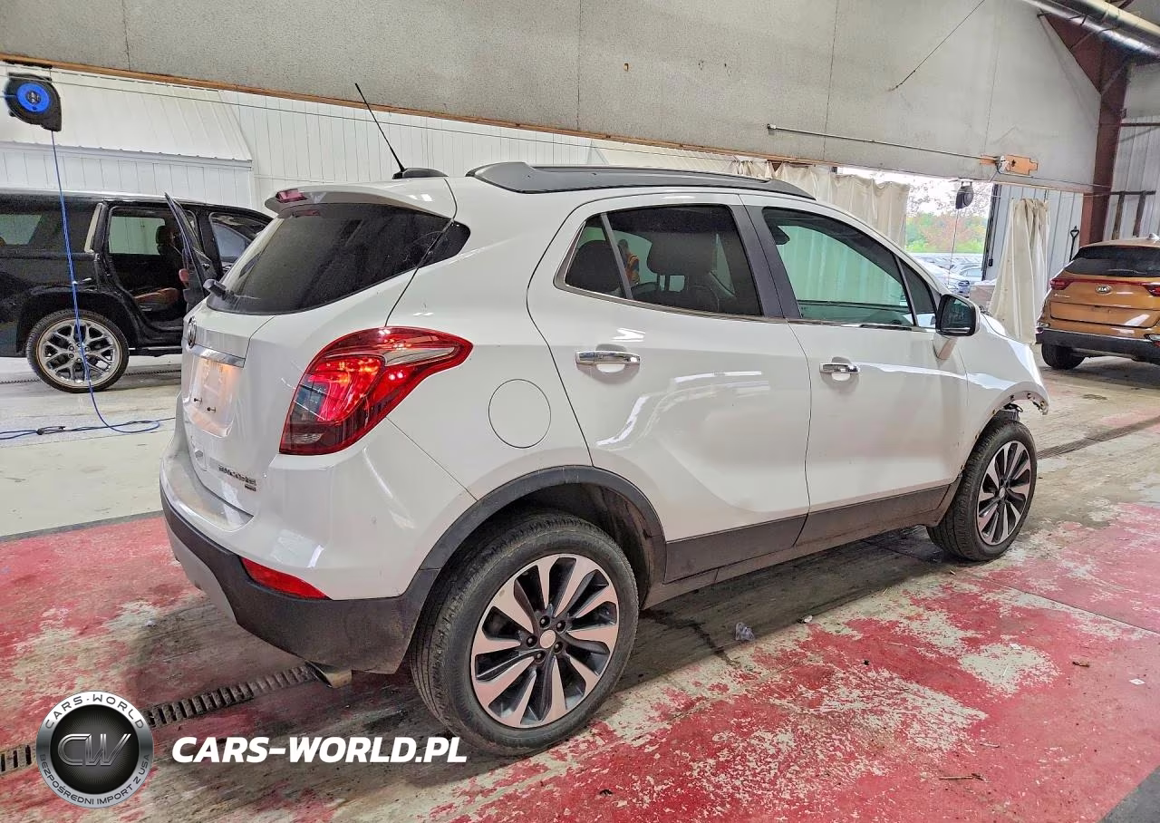 2022 Buick Encore Preferred VIN:KL4CJESM5NB568211 - 3